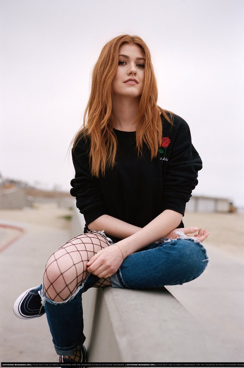 Katherine McNamara (@katt_mcnamara) on Twitter photo 