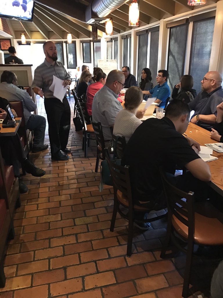 JBarraza6's tweet photo. Jeff Root leading our managers through our Guest POD!! #chilislove @TammyCollas @steelerman1313 @ChilisJobs https://t.co/O1VdQD6NZM