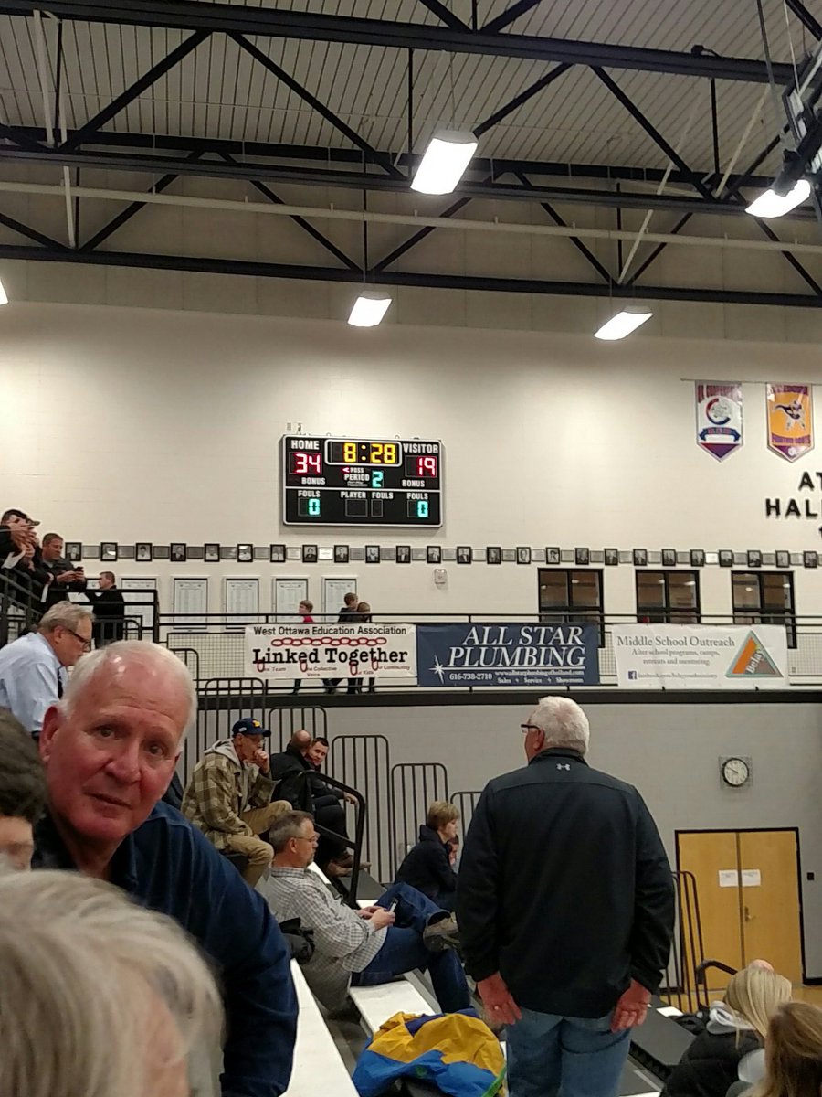 mckannas's tweet photo. West Ottawa 34 Grand Haven 19 at the half! #GoWO #wohoops https://t.co/gWcXHunPYB