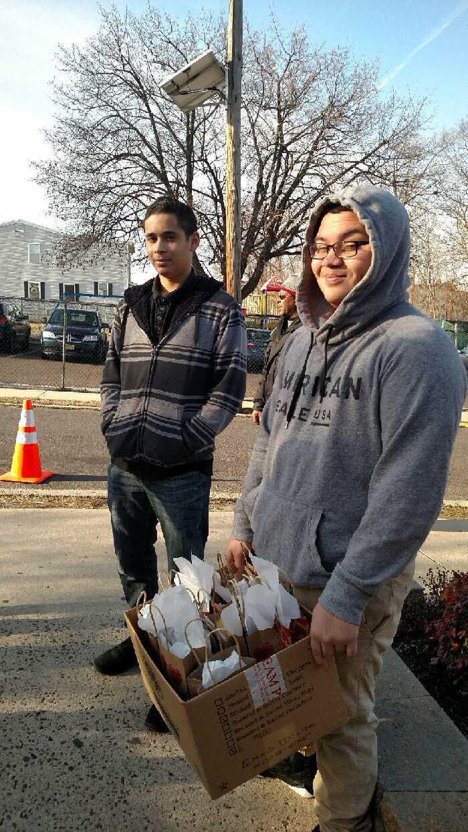 VetsSchool's tweet photo. Shout out to our 8th graders for their community service yesterday on MLK Day! Only the Best give back from VETS! https://t.co/l8yeWApicf