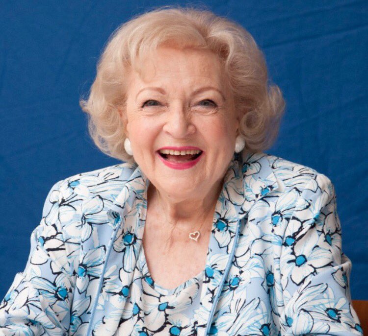 SoxNerd's tweet photo. @BettyMWhite is 95 today. Some @whitesox in 1922 were #RaySchalk #RedFaber #JohnnyEvers #CharlieRobertson #HarryHooper #ShovelHodge https://t.co/Ow2nbOy19i