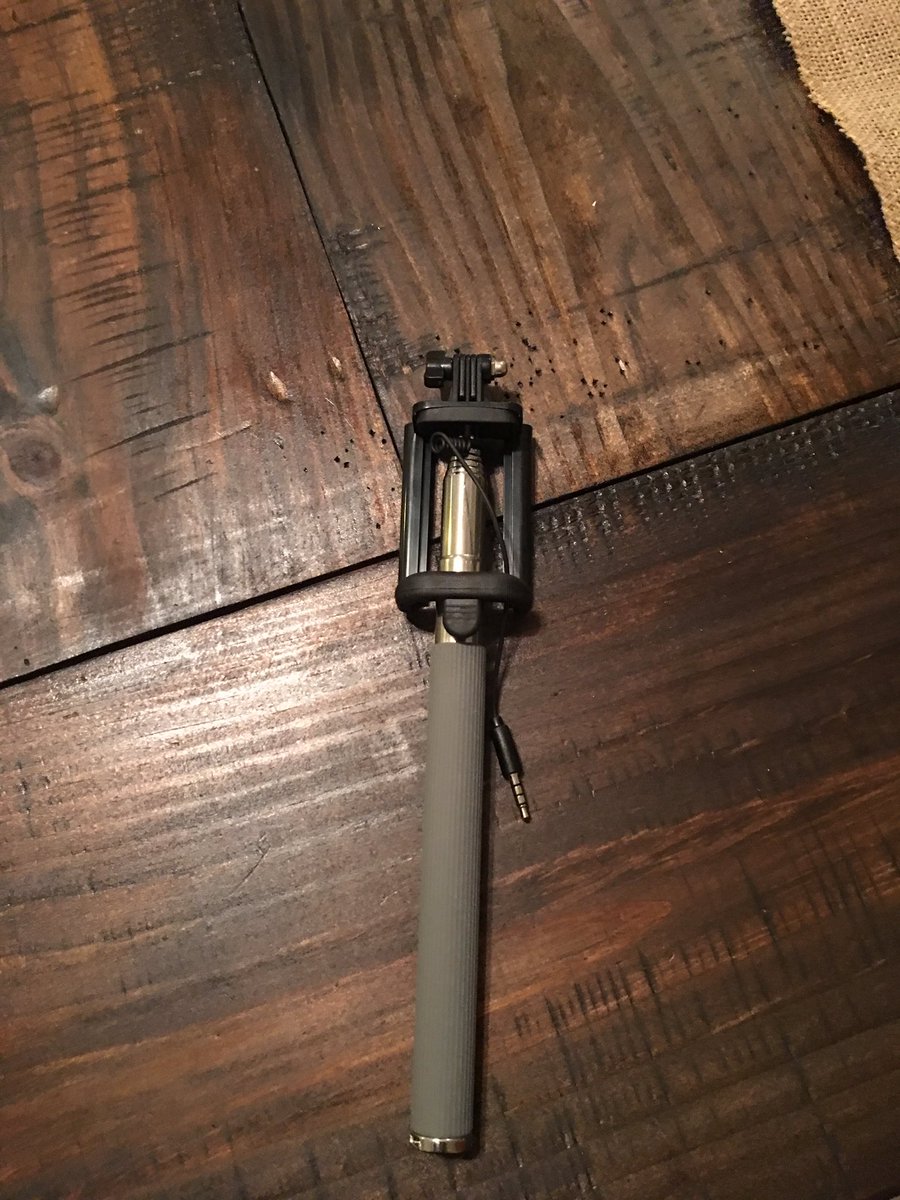 JKeatingRealtor's tweet photo. Oh dang! I got me a #selfiestick, the world of #palmbeach #realestate is about to change. 😁🏠🇺🇸🌴⛳ https://t.co/anFV7hauiu
