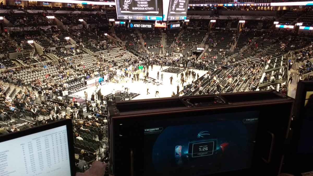 jtyardley's tweet photo. The @Spurs. The @Timberwolves. @Bowen12. @MRogondino. Basketball in virtual reality! Free preview game right now on @NextVR app! #NBAVR https://t.co/EekSxcoypd