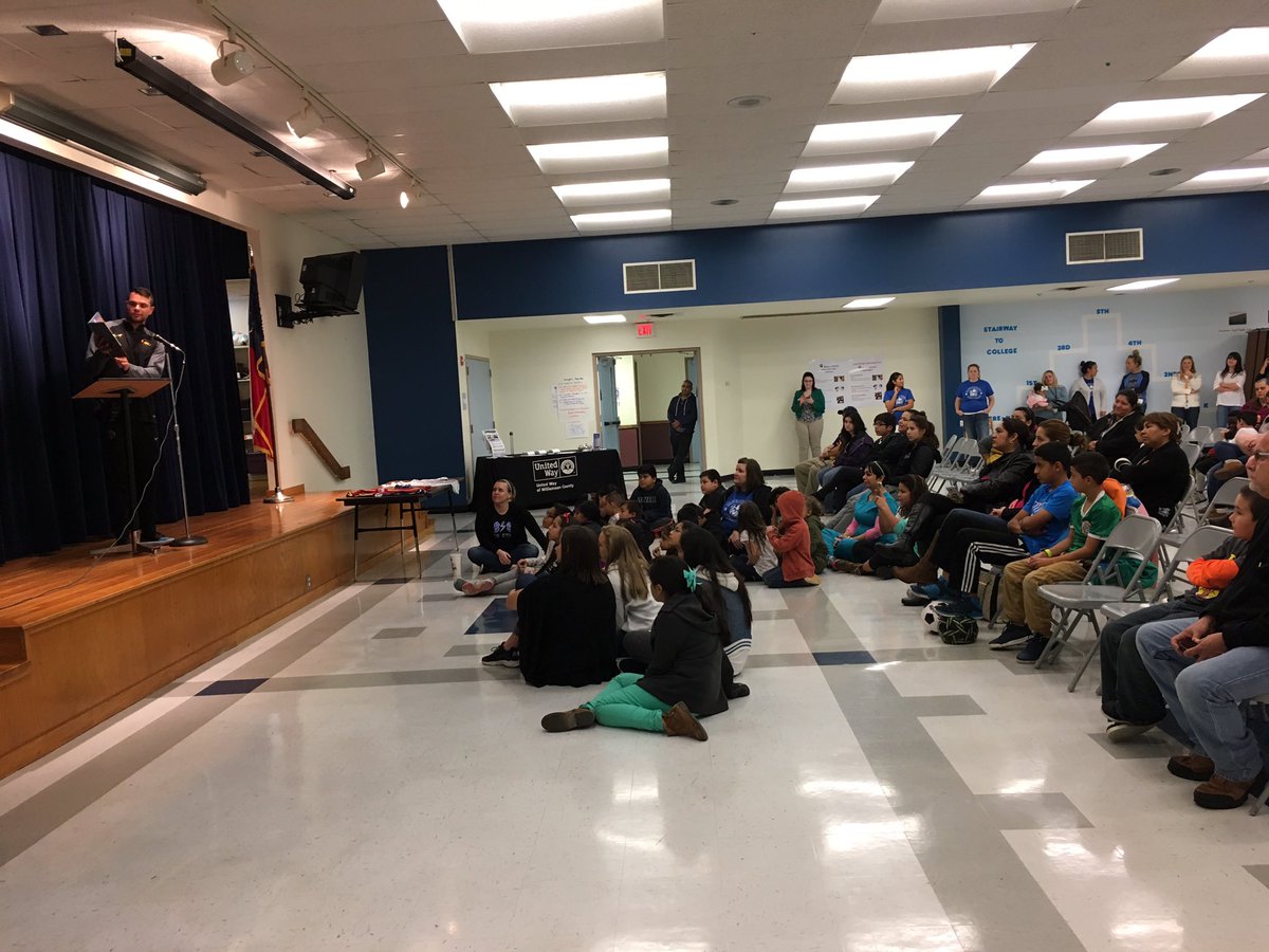 Family Literacy Night! Leone Cruz brings it even on a rainy night !@BluebonnetRRISD <a href="/TDKerr1/">Tanya Kerr</a> <a href="/BBssoto1/">Sam</a> <a href="/library_bbe/">Bluebonnet Library</a>