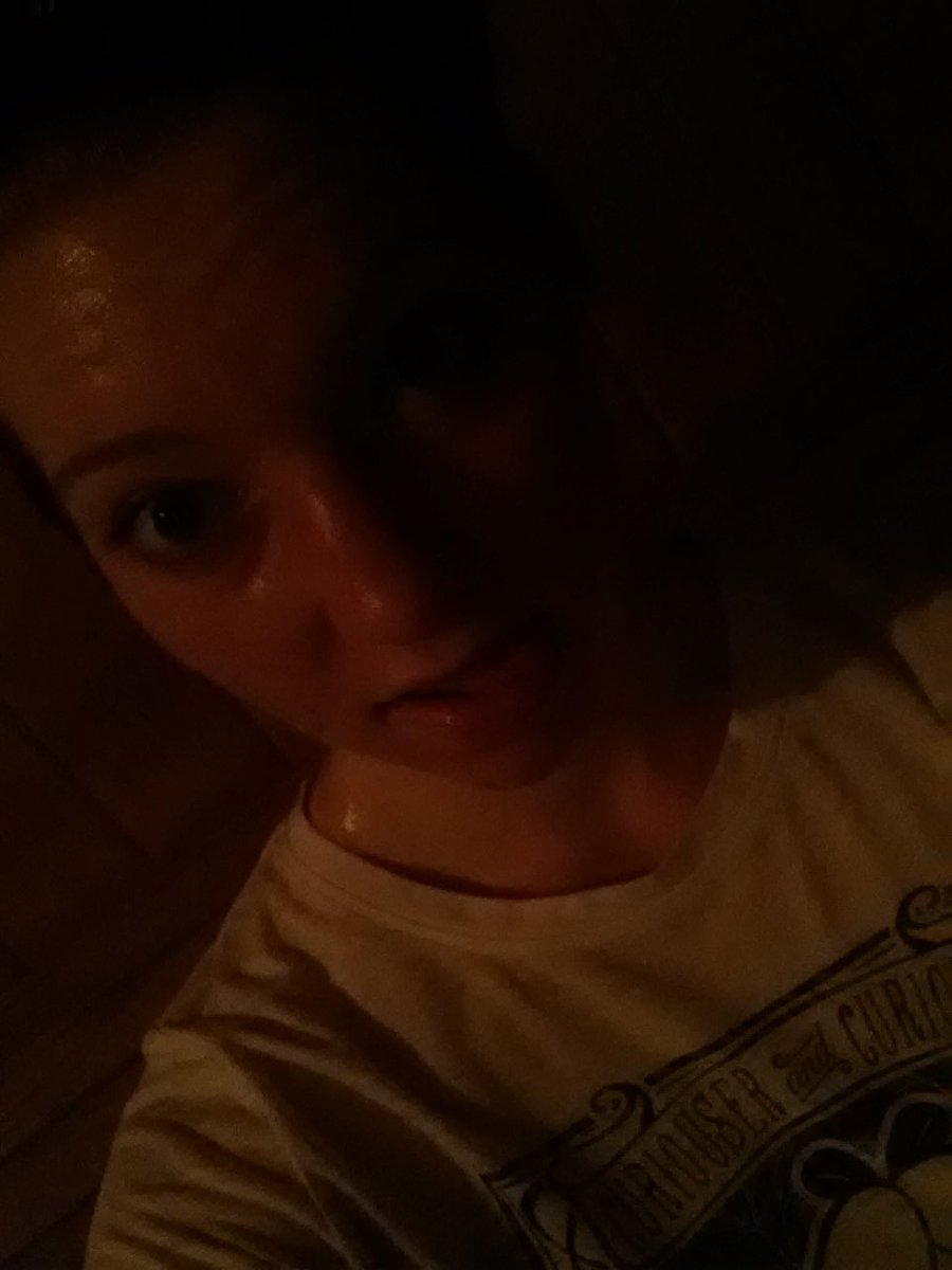 whiterabbit611's tweet photo. 40 mins on the treadmill, 10 in the sauna. Because #cardio #melting #hotdamn https://t.co/RZENYi4oQL