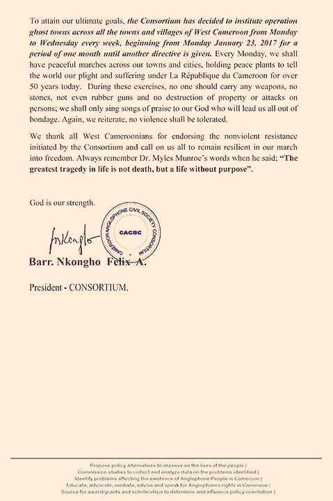AlbertNchinda's tweet image. Barrister @Agborballa transfers the leadership of the Anglophone Civil Society Consortium to Mark Bara &amp;amp; Ivo Tapang. #Bamenda #Cameroon
👇🏾👇🏾