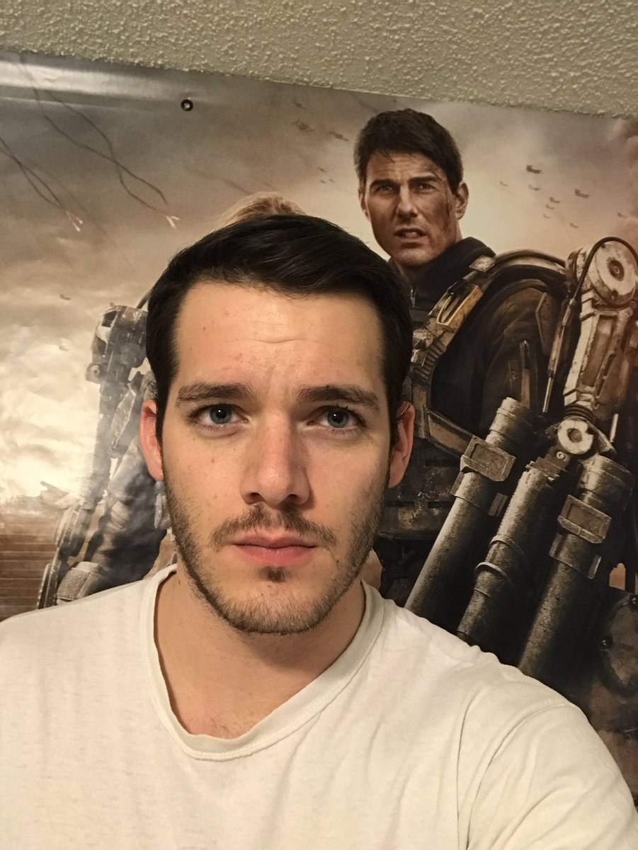 mpb266's tweet image. Tom and I are get ready to watch Fixer Upper! @hgtv #howiwatchfixerupper