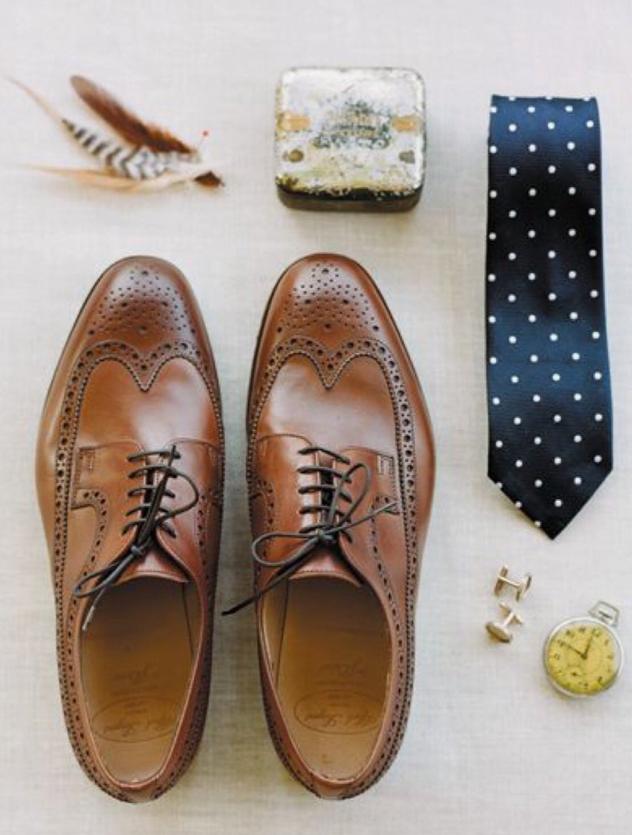 CrestedHenFarms's tweet photo. Groom details π©πβ¨
#inspiration #ourkindofstyle #crestedhenfarms #rustic #barnweddings #details #engaged #ties #style #fashion https://t.co/2DkyZvyydA