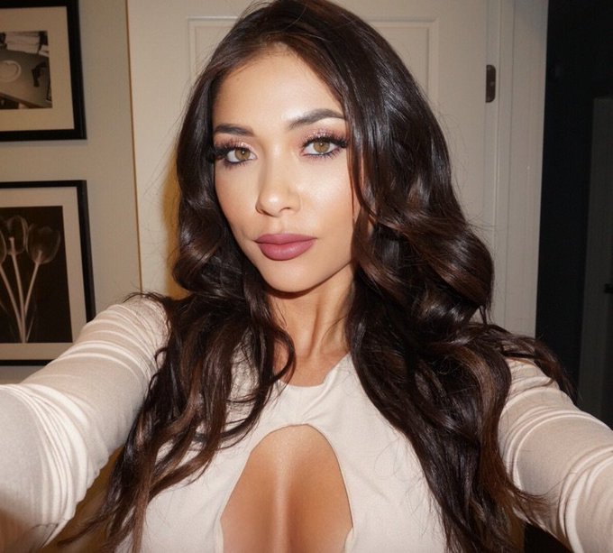 Selfie time! ?? https://t.co/91XHIYNMNX