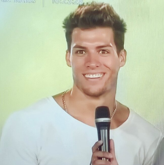 A22_Leslie's tweet photo. El mas churro😍😍😍💪me encanta su nuevo look 😘😏 https://t.co/DH3cCd2Y0Q