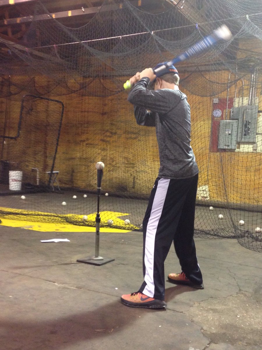 HYBO_14uOrange's tweet photo. The boys got after it tonight at our BP session. Working from the ground up. #OrangeCrush #BlueSmash #HYBO https://t.co/PLvtej95BH