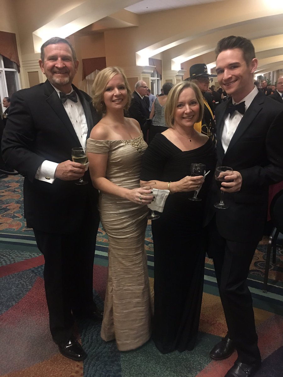 Profanity09's tweet image. I love my family