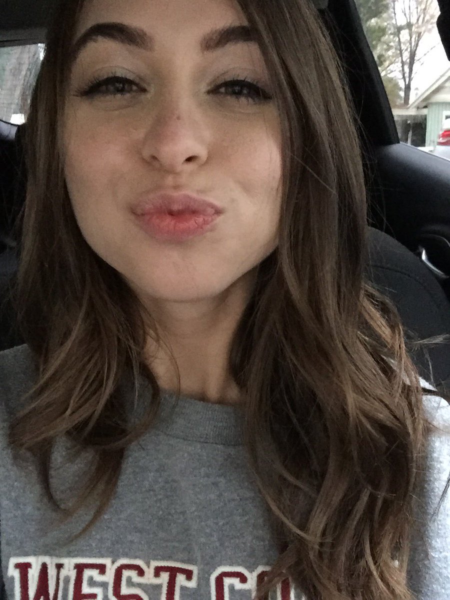 PinkToeEmporium's tweet photo. #PinktoeTuesday Beauty of the Week @RileyReidx3  #RileyReid https://t.co/87oaBwQ8R6