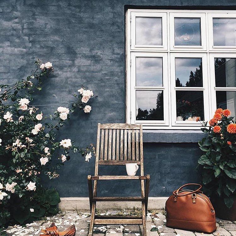 wildedesignco's tweet photo. January = #idratherstayhome. Who's with me? 🙋 #rainydays #raincouver #Vancouver 📷 via @theeverygirl_ https://t.co/b2KbStmsjH