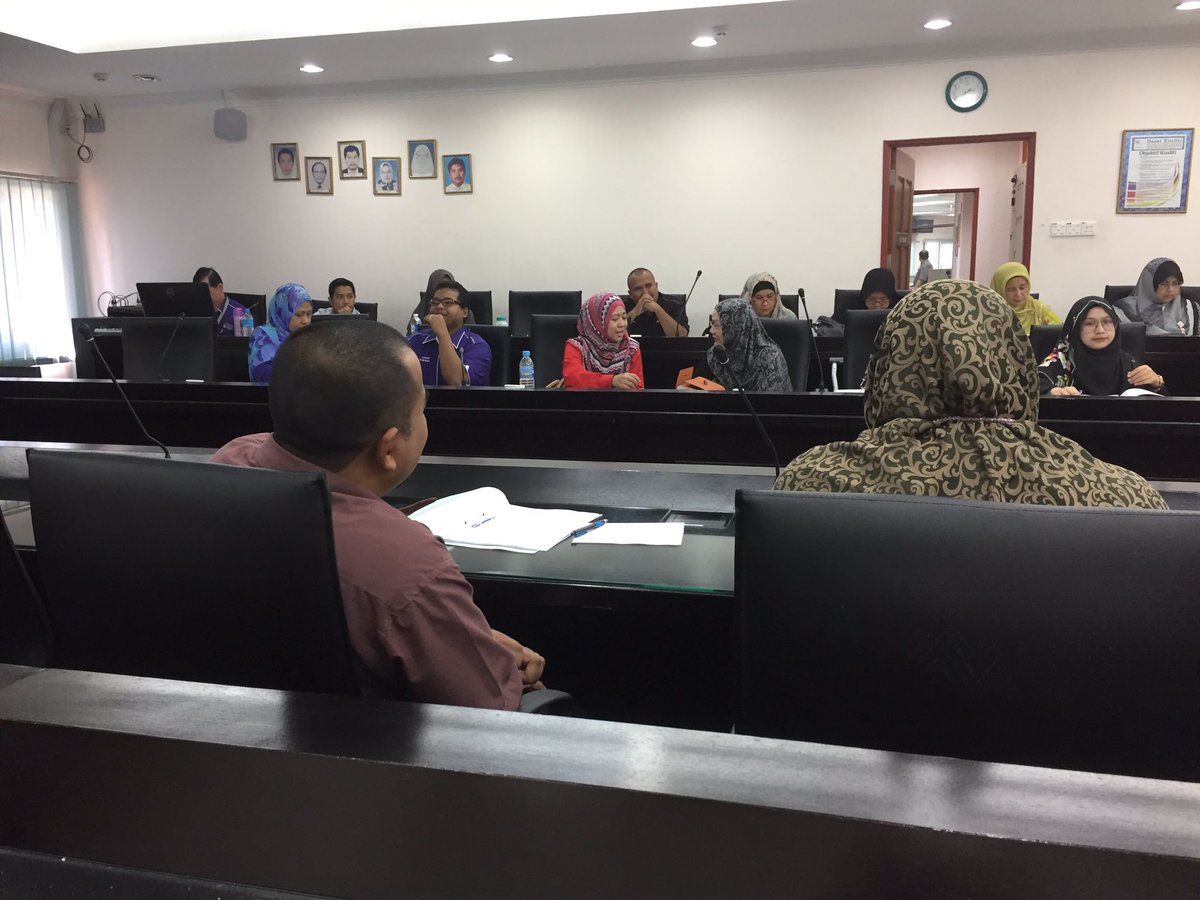 UKMLaw's tweet photo. Taklimat Sistem Kajian Pengesanan Graduan FUU. https://t.co/eUuVOk6DII