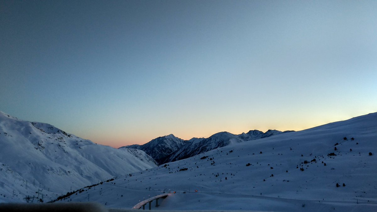 miquel_marin's tweet photo. Avui veiem el cel al @pasdelacasa a -13°,❄❄ #nevda @ComuEncamp @AndorraLovers @TomasMolinaB @espaiterra https://t.co/ccKUPdXgg2