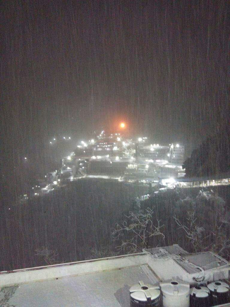 J_KTweets's tweet photo. #NatureInAFrame
#MataVaishnoDevi
#SnowFall https://t.co/3E4fv4qnhk