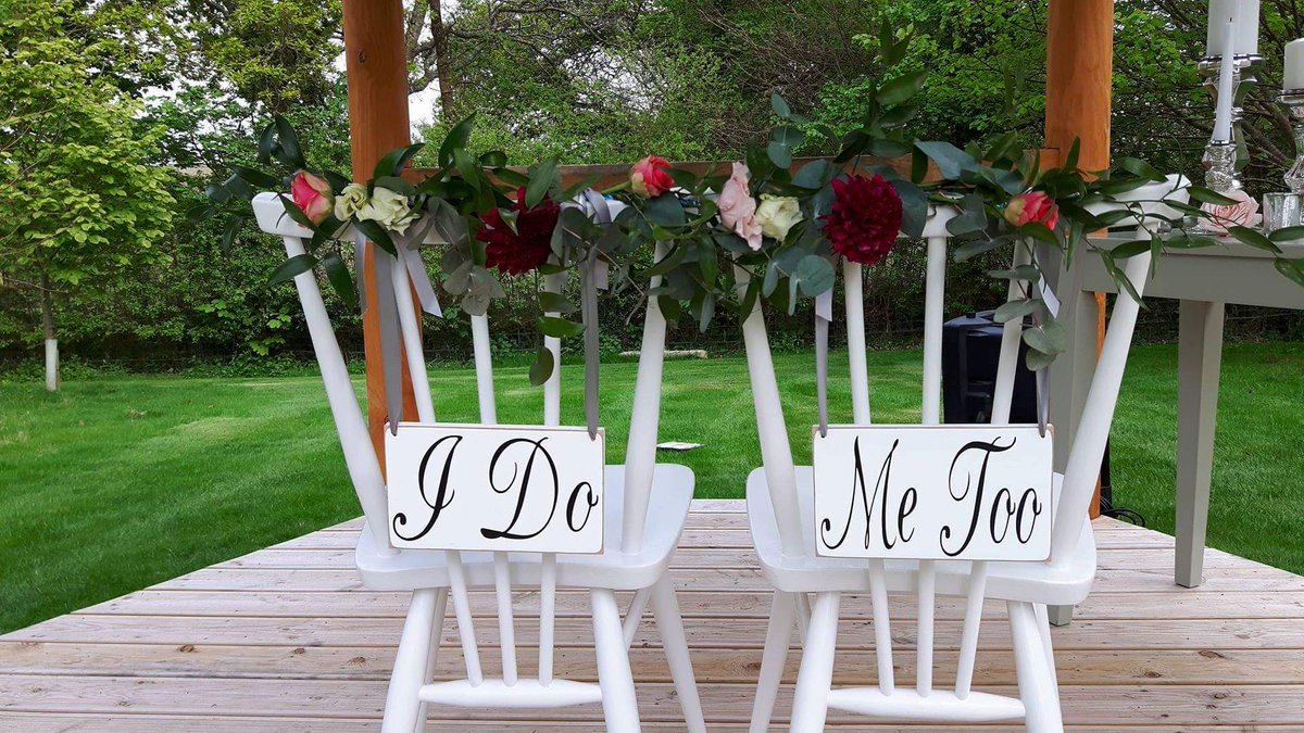 Join us for #wedchat tonight 8.30 - 9.30pm. Tonight's topic is Wedding Planning, co-hosted with planning guru @JennyWrenEvents #engaged