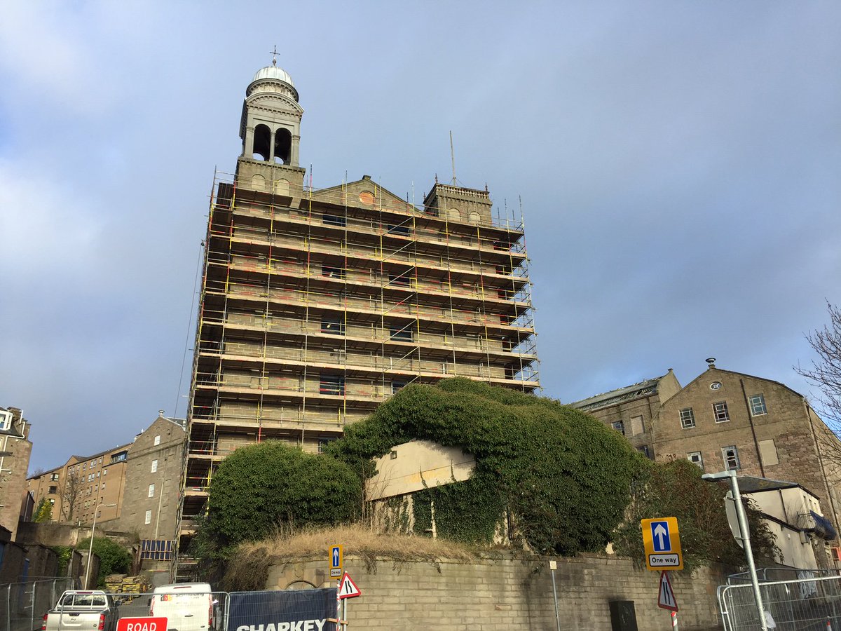 AscEdinburgh's tweet photo. Lower Dens, Dundee - Scaffold progressing well. https://t.co/f3qIXBlBc8