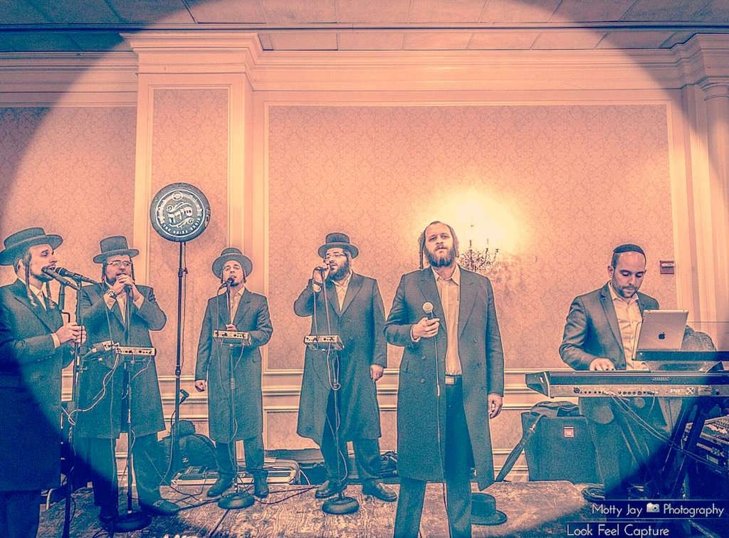 Jewish Music Live (@jewishmusiclive) on Twitter photo Beautiful Wedding in Inperial @ShimmyEngel <a href="/TheShiraChoir/">Shira Choir</a> <a href="/Hershyw/">Hershy Weinberger</a> <a href="/elishprei/">@Elishprei</a> <a href="/ZeviFried/">Zevi Fried</a> Music By @MosheKestenbaum Beautiful Wedding in Inperial @ShimmyEngel <a href="/TheShiraChoir/">Shira Choir</a> <a href="/Hershyw/">Hershy Weinberger</a> <a href="/elishprei/">@Elishprei</a> <a href="/ZeviFried/">Zevi Fried</a> Music By @MosheKestenbaum