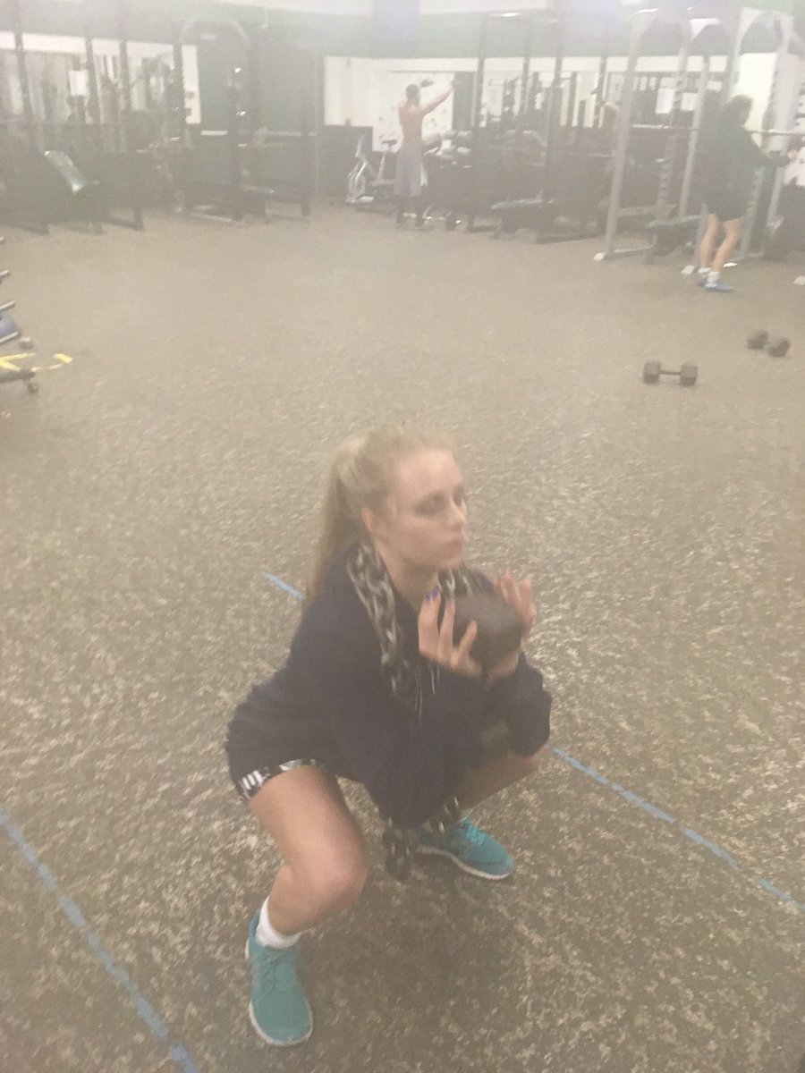Berkner_Soccer's tweet image. One last lift before Ice Bowl XXVI   #2chains