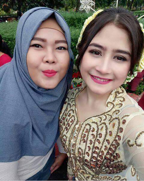 weLoveAPRIL_AP's tweet photo. @PrillyBie with @Amoyfitria92 https://t.co/PuhKZnn8bA