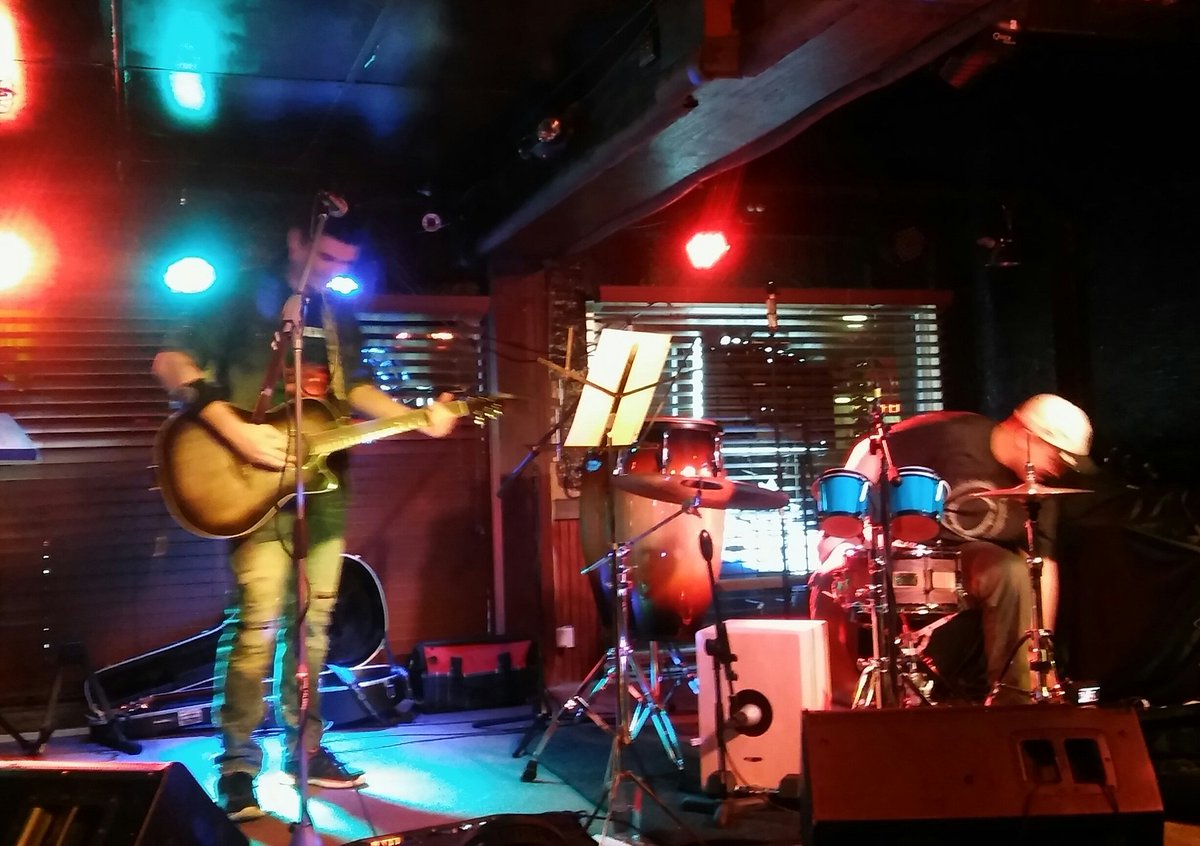RozFilmWrk's tweet photo. JP Bruno's CD release party for Frank Palangi Jan15th 2017 #MusicInspires #supportindie #positiveRock @frankpalangi https://t.co/wquiEfTnsa