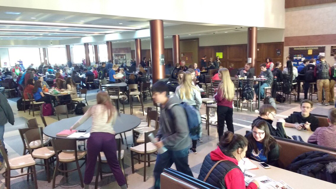 HunterPrideDHS's tweet photo. Cocoa and Cram, what a great event. Good luck students on your final exams!  Thank you Denfeld Staff! @PrincTMScon @GoDuluthSchools https://t.co/xJf9TMkflA
