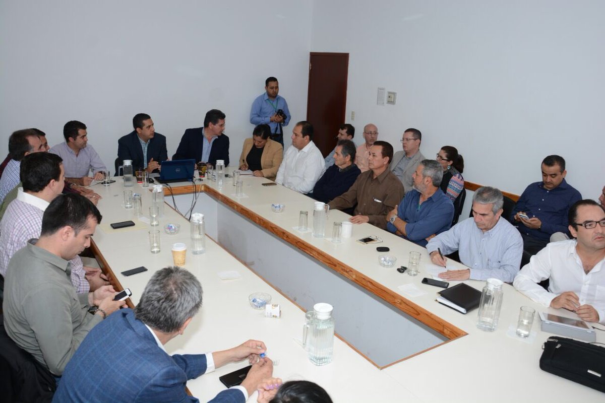 ChuyValdesP's tweet photo. Reunión de trabajo con el Consejo Directivo del  IMPLAN. #Culiacán #JesúsValdés #PresidenteMunicipal https://t.co/mAN6hVlzvs