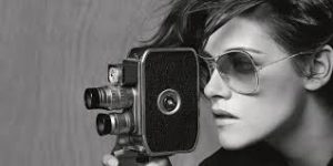 MORecruit's tweet photo. Wednesday MoDown- Luxottica and Essilor become one. Read more on: https://t.co/NuhcaBqzqa https://t.co/y4XgmqG9vP