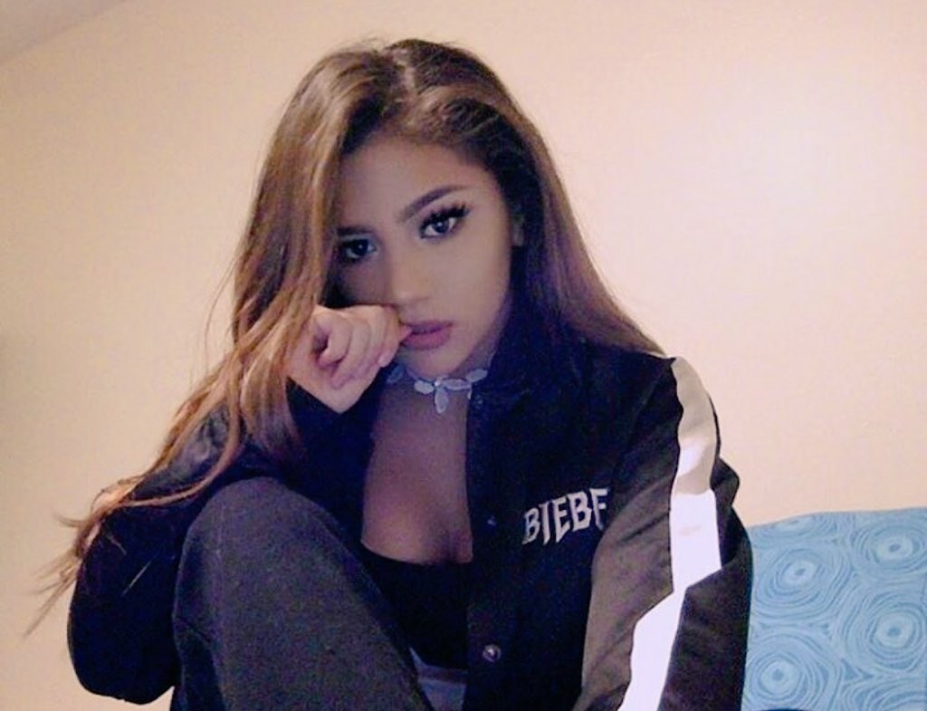 AND NOW THE LAST AND FINAL GIRL. THE GIRL WHO IS THE SPOUSE OF MUSICAL GUEST @ShawnMprivate_ 😍😍✨✨ <a href="/hecrtbreakhotel/">Lauren Urie</a> 😍😍 SO EXCITED TO HAVE YOU