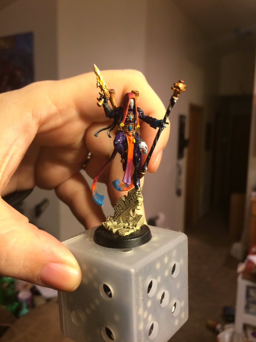 panicamanda4's tweet image. I finally finished my shadow seer for my #harlequin army. #wh40k