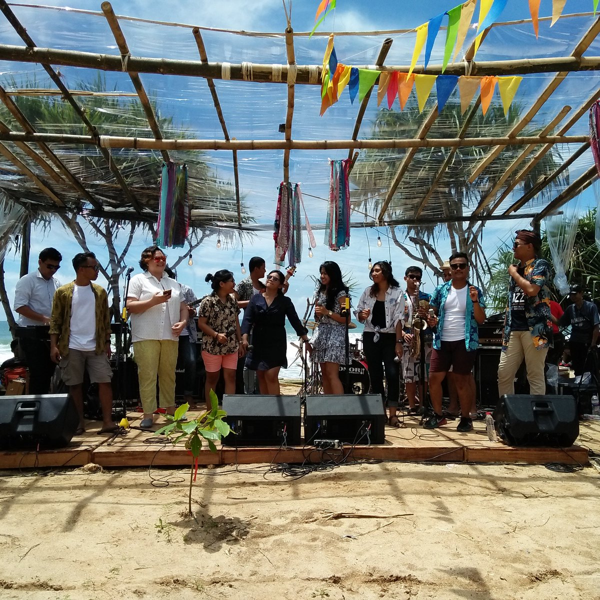 Penampilan @muchichoir mengakhiri gelaran Sarapan Jazz tahun ini. Sampai jumpa di kesempatan selanjutnya!