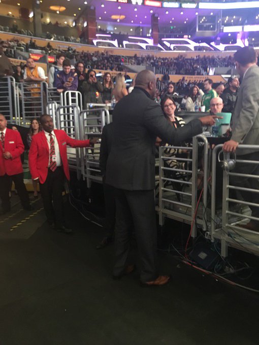 View image on Twitter