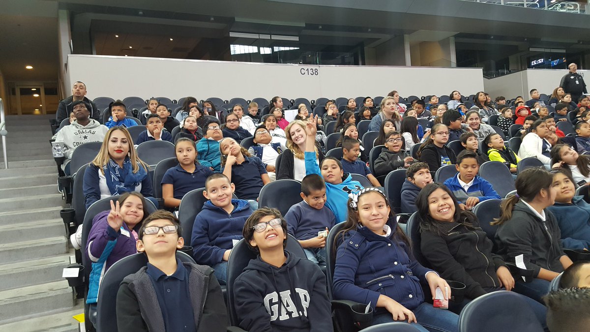 alerubio061011's tweet photo. Thank you @USNFT for a great experience! The students loved it! Reading rocks! #arincentive https://t.co/b9HvSRuWGn