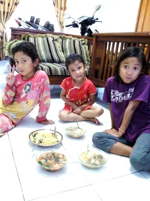 dayswu_cacha's tweet photo. Anak nya tambah satu 😀 alhamdulillah https://t.co/32CSlqCCEI