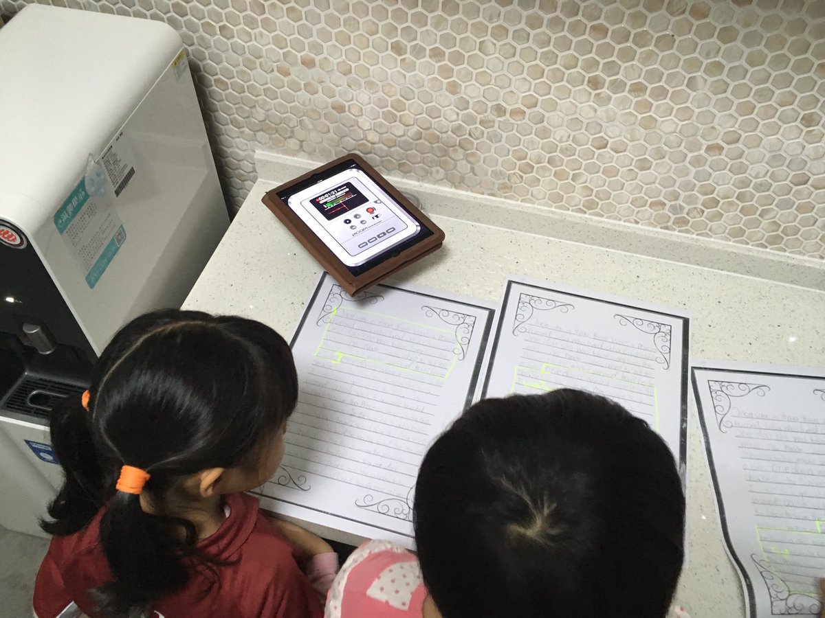 MrJayNickerson's tweet photo. Recording our fairy tales #authors #reading #HWEO #writing #gradeone #GoISNS #cooperation #technology #HandyRec #publishing https://t.co/yRwkqsZ0aN