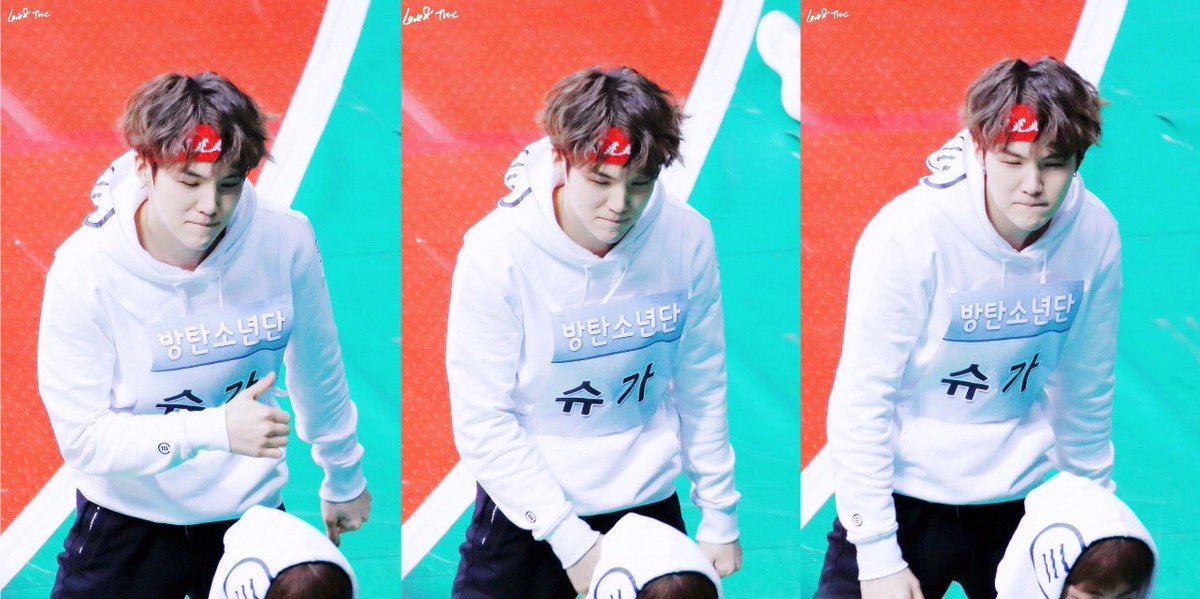 SUGA_th's tweet photo. [HQ] 170116 SUGA - ISAC 2017 (cr.loveandtrue_) https://t.co/UQWv3VWIee
