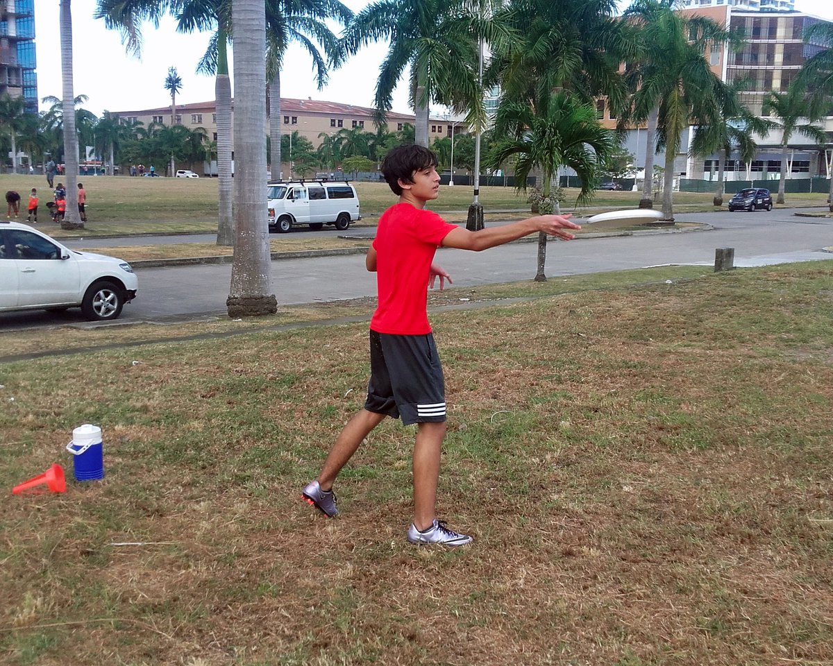 fpanamaultimate's tweet photo. Iniciamos esta semana con clases de Ultimate en Town Center Costa del Este #EspiritudeJuego #panamaultimate #fpanamaultimate #ultimate1 https://t.co/yVPgwtQtEt