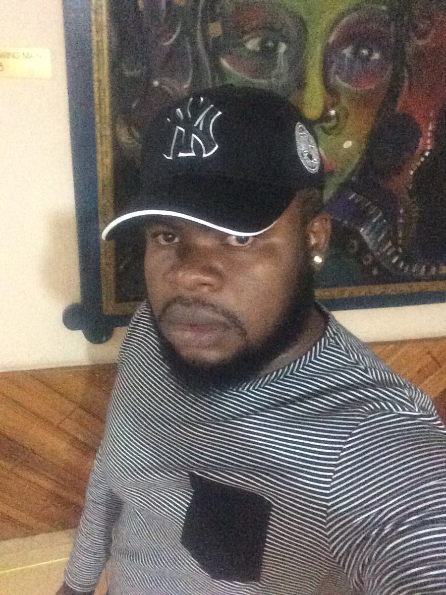 totalswagga's tweet photo. Happy birthday 🍾🎁🎈🎉🎂to me. Some people know my hustle but no one ☝️ knows my story. #BornToLead #FirstNeverFollows #TurnUpGeneral #BeardGang https://t.co/zA22q5b5Bw