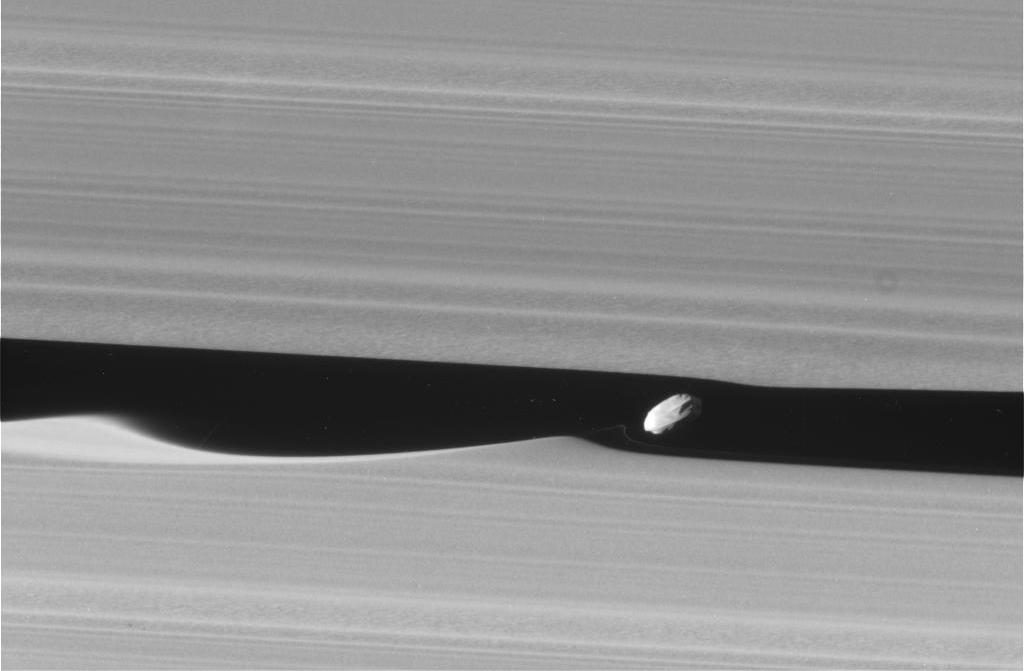 This is the closest view of Saturn's moon Daphnis ever taken... and it was taken less than 2 days ago by Cassini! facebook.com/photo.php?fbid…