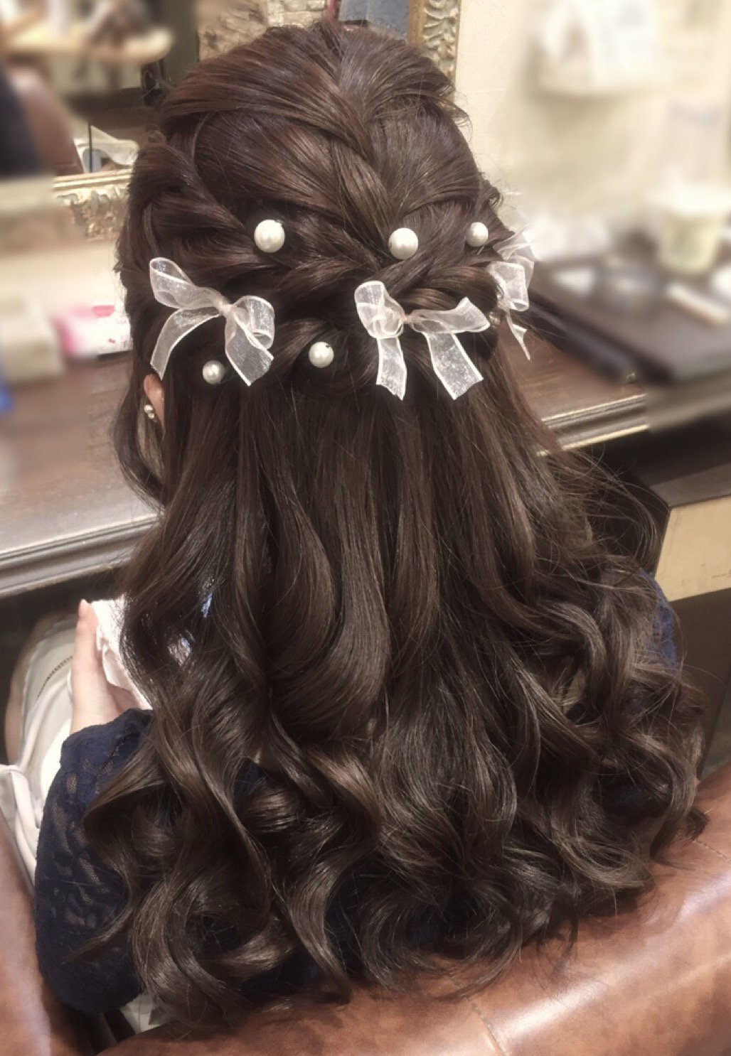 心斎橋 ミナミ セットサロンエース ラブリーなヘアセット ライブなどで人気のスタイルです 今週土曜日 日曜日は営業時間拡大 ヘアセット ヘアメ ヘアアレンジ 髪型 ミナミ 心斎橋セットサロン ライブ 大阪セットサロン ハーフアップ