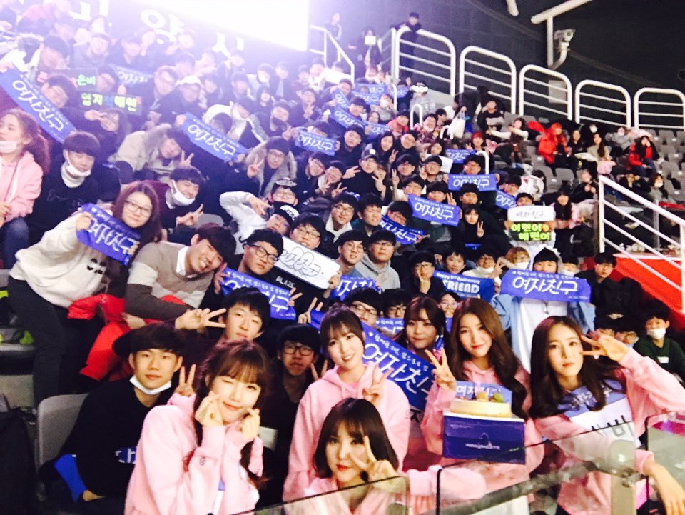 hanjihyan's tweet photo. GFRIEND โค BUDDY #2YearsWithGFRIEND https://t.co/eNKvxbJkm5