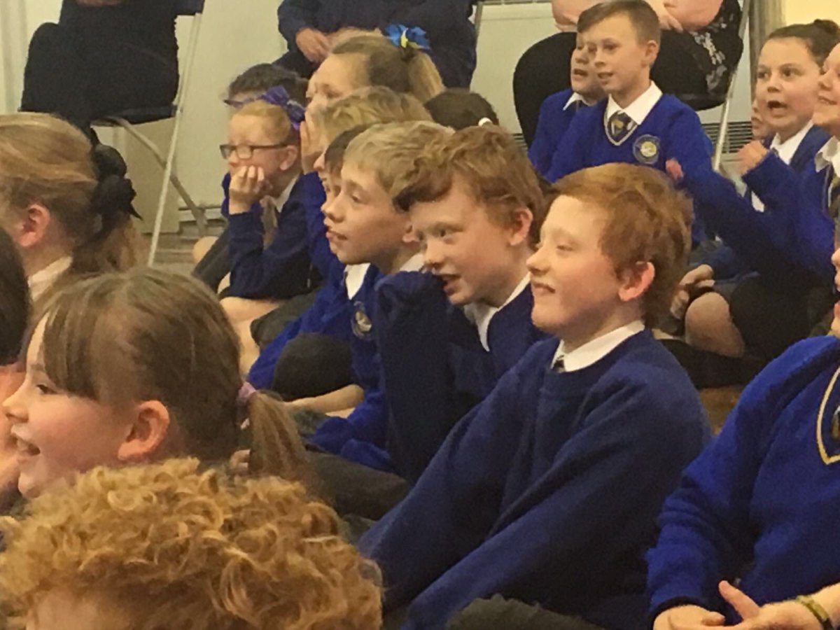 HolySpiritWA9's tweet photo. Magic4children Give me 5 whole school treat with Freddie Fantastic the magician 🎩we had a wonderful afternoon 😀 https://t.co/0eotr51ai8