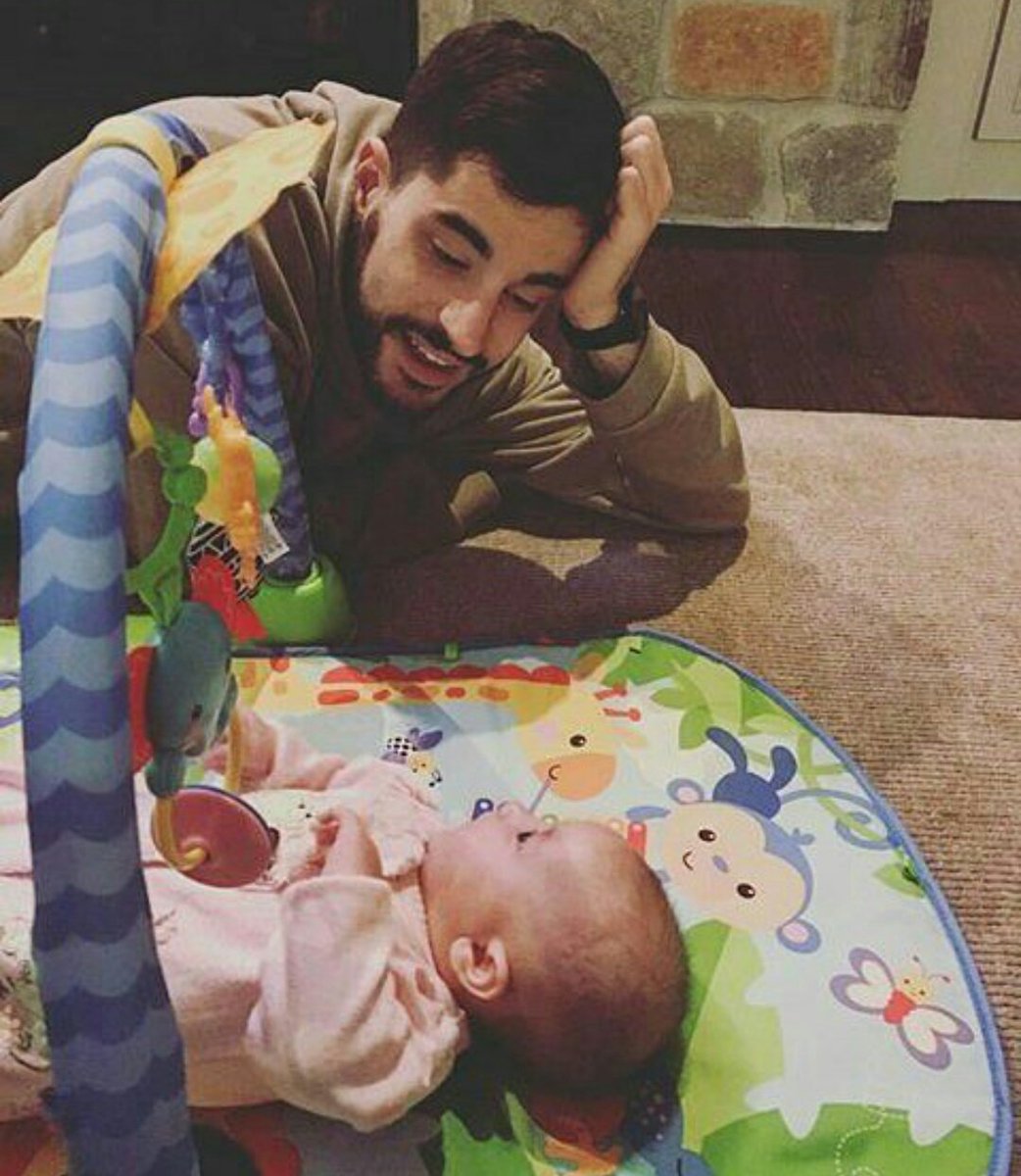 PlobnrgNews's tweet photo. Foto de nuestra pequeΓ±a valentina la #babyjonas2 #teamJONAS @kevinjonas https://t.co/6oTjmzKbGx
