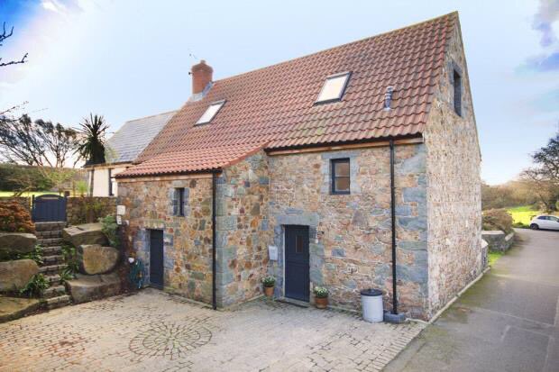 guernseypropapp's tweet photo. New on the Guernsey Property App! Amazing! #android #iOS https://t.co/VVqP8CmyVI