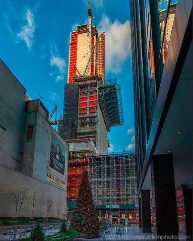 Construct_Exp's tweet image. New #Construction pics of the world&apos;s tallest (1550 feet) residential tower now well underway. Completion expected in 2019. #NewYork