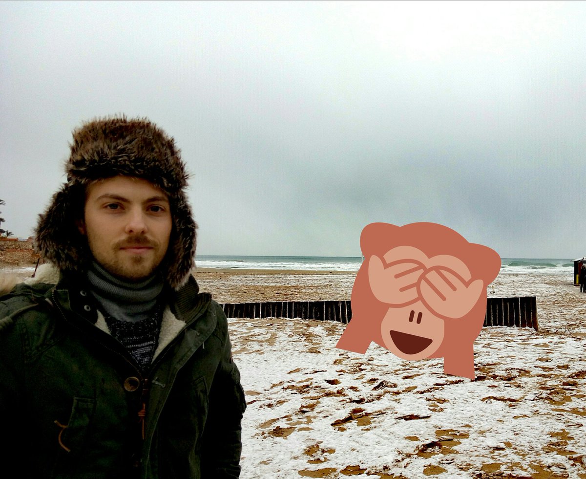 iceman_gma's tweet photo. Nunca hubiera pensado que usaría mi gorro praguense en Murcia. Y menos en la playa... https://t.co/PShcF05cyR