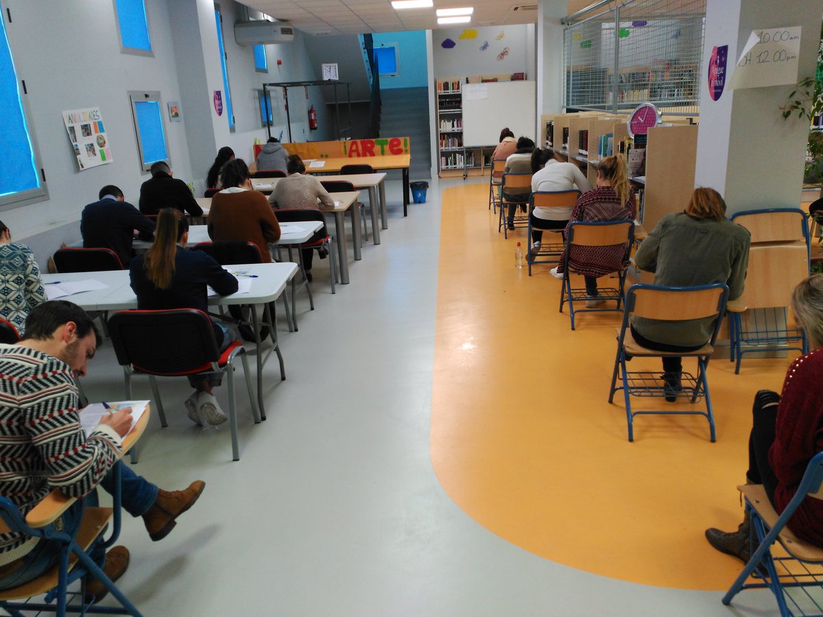 AcademiaThales1's tweet photo. Hoy estamos de exámenes para obtener B1,B2 y C1. Suerte a tod@s. @Insurreccion_ @ChemaGarciavi @inmi32 @Mymemo91 https://t.co/StKioWs8fx