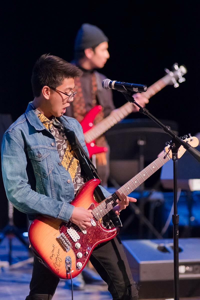 Comate_INA1's tweet photo. 🎤😚 @iqbaale https://t.co/RoIoouDJp4